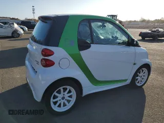 2016 Smart fortwo Passion with VIN WMEEJ9AA7GK842929, listed as a Copart auction lot 77001654 with 47,940 mi miles and Clean title. Bid and sale history available at DreamBid. Image 3.