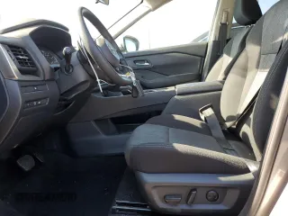 2024 Nissan Rogue SV z VIN 5N1BT3BA9RC700601, wystawiony jako Copart lot #56517675 z przebiegiem 30 292 mil mil oraz Szkoda całkowita • Salvage title. Historia ofert i sprzedaży dostępna na DreamBid. Obrazek 7.