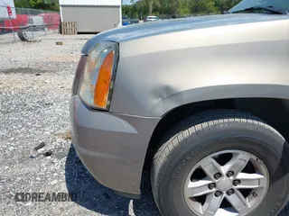2007 GMC Yukon XL SLT z VIN 1GKFC16087J200390, wystawiony jako IAAI lot #42049673 z przebiegiem 169 174 mil mil oraz . Historia ofert i sprzedaży dostępna na DreamBid. Obrazek 6.