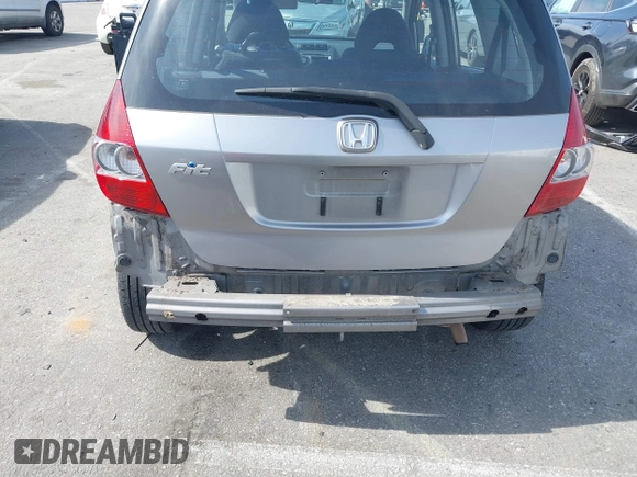 2007 Honda Fit Sport with VIN JHMGD38637S031947, listed as a IAAI auction lot 41613883 with 250,981 mi miles. Bid and sale history available at carsss.com. Image 6.