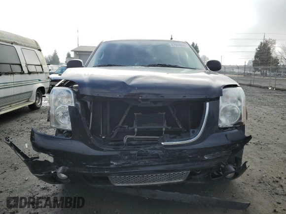 2014 GMC Yukon XL Denali with VIN 1GKS2MEFXER105451, listed as a Copart auction lot 87969055 with 195,639 mi miles and Salvage Title. Bid and sale history available at carsss.com. Image 5.