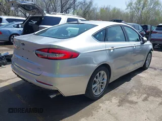 2019 Ford Fusion SE with VIN 3FA6P0HDXKR275252, listed as a IAAI auction lot 41918738 with 70,729 mi miles and . Bid and sale history available at DreamBid. Image 4.