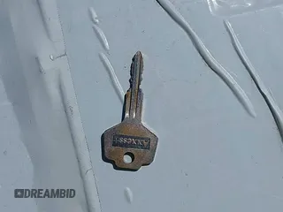 1987 Nissan Hardbody z VIN 1N6ND11S0HC379556, wystawiony jako IAAI lot #42064747 z przebiegiem 294 366 mil mil oraz . Historia ofert i sprzedaży dostępna na DreamBid. Obrazek 11.