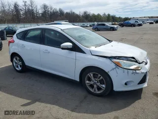 2014 Ford Focus SE with VIN 1FADP3K21EL114632, listed as a Copart auction lot 49372835 with 136,188 mi miles and Clean Title. Bid and sale history available at carsss.com. Image 4.