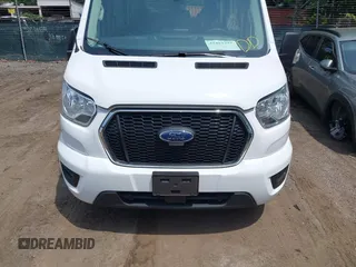 2022 Ford Transit Passenger XL with VIN 1FBAX2X89NKA78929, listed as a IAAI auction lot 42493797 with 35,885 mi miles and . Bid and sale history available at DreamBid. Image 6.