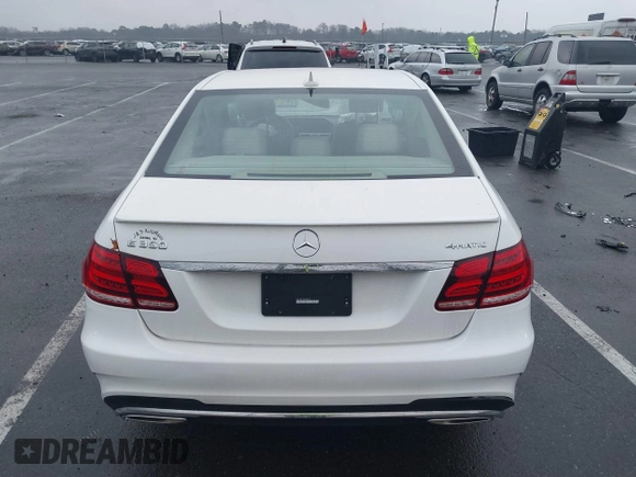 2016 Mercedes-Benz E-Class E 350 Luxury with VIN WDDHF8JB1GB240842, listed as a IAAI auction lot 41079330 with 46,322 mi miles. Bid and sale history available at carsss.com. Image 15.
