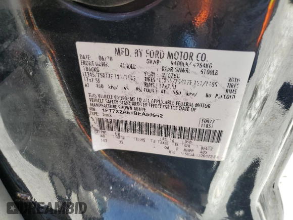 2011 Ford F-250 XL z VIN 1FT7X2A61BEA59962, wystawiony jako Copart lot #55814915 z przebiegiem 243 016 mil mil oraz Szkoda całkowita • Salvage title. Historia ofert i sprzedaży dostępna na DreamBid. Obrazek 12.