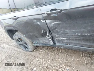 2023 Jeep Grand Cherokee Altitude с VIN 1C4RJHAG2P8701245, выставлен на аукционе IAAI как лот 41679077 с пробегом 29 262 миль миль и . История ставок и продаж доступна на DreamBid. Изображение 6.