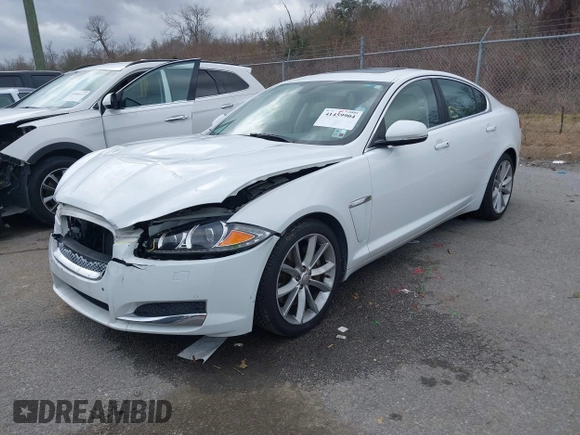 2015 Jaguar XF V6 Portfolio with VIN SAJWA0F7XF8U88039, listed as a IAAI auction lot 41459904 with 83,927 mi miles. Bid and sale history available at carsss.com. Image 17.