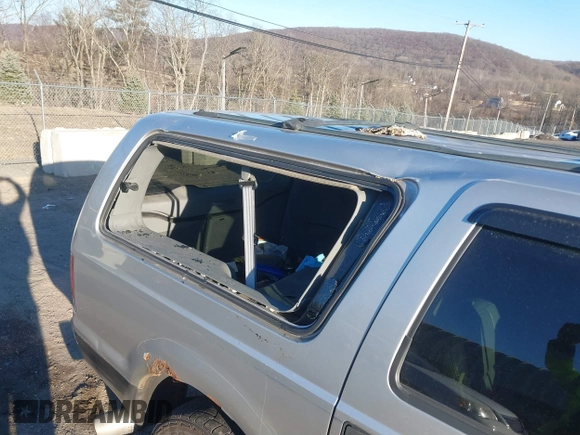 2004 Ford Excursion Special Serv with VIN 1FMSU41P14EA58719, listed as a IAAI auction lot 41717978 with 240,051 mi miles and . Bid and sale history available at DreamBid. Image 6.