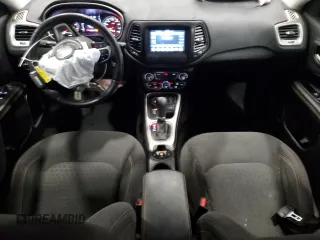 2019 Jeep Compass Sport с VIN 3C4NJDAB2KT598592, выставлен на аукционе Copart как лот 43774385 с пробегом 85 841 миль миль и Списание • Salvage title. История ставок и продаж доступна на DreamBid. Изображение 8.