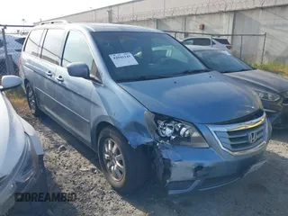 2008 Honda Odyssey EX-L z VIN 5FNRL38728B017980, wystawiony jako IAAI lot #42041145 z przebiegiem 70 161 mil mil oraz . Historia ofert i sprzedaży dostępna na DreamBid. Obrazek 1.