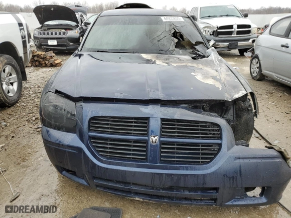 2005 Dodge Magnum SE with VIN 2D4FV48V45H529699, listed as a Copart auction lot 44933625 with 0 mi miles and Non Repairable. Bid and sale history available at carsss.com. Image 5.