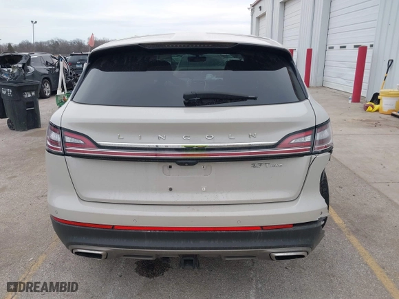 2019 Lincoln Nautilus Reserve with VIN 2LMPJ8LP3KBL17646, listed as a IAAI auction lot 41688302 with 92,208 mi miles. Bid and sale history available at carsss.com. Image 17.