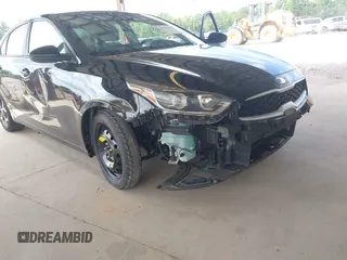 2020 Kia Forte LXS with VIN 3KPF24AD5LE141476, listed as a IAAI auction lot 42118736 with 138,959 mi miles. Bid and sale history available at carsss.com. Image 6.