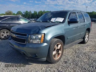 2008 Chevrolet Tahoe 1LT z VIN 1GNFC13098R253013, wystawiony jako IAAI lot #42197362 z przebiegiem 281 227 mil mil oraz . Historia ofert i sprzedaży dostępna na DreamBid. Obrazek 2.