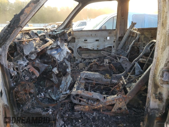 2003 Chevrolet Silverado 1500HD LS z VIN 1GCGK13UX3F142788, wystawiony jako Copart lot #74943634 z przebiegiem Nie podano mil oraz Szkoda całkowita • Salvage title. Historia ofert i sprzedaży dostępna na DreamBid. Obrazek 7.