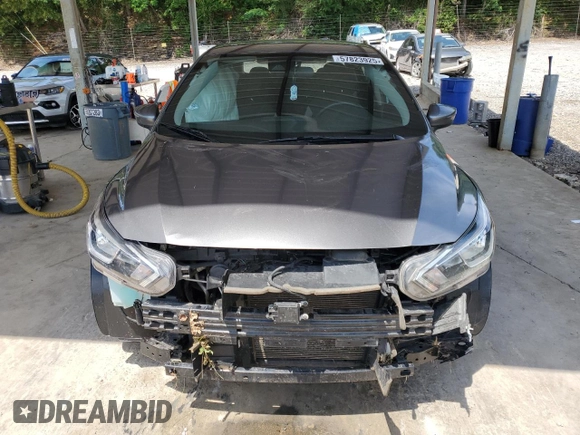 2021 Nissan Versa SV z VIN 3N1CN8EV0ML840177, wystawiony jako Copart lot #57823925 z przebiegiem 100 508 mil mil oraz Szkoda całkowita • Salvage title. Historia ofert i sprzedaży dostępna na DreamBid. Obrazek 5.