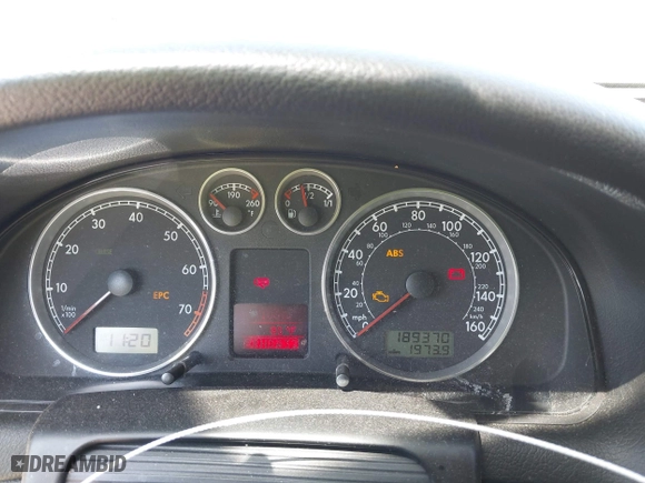 2002 Volkswagen Passat GLS with VIN WVWPD63B12P448213, listed as a IAAI auction lot 41992748 with 189,370 mi miles. Bid and sale history available at carsss.com. Image 7.
