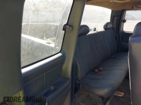 2004 Chevrolet Silverado 1500 LS with VIN 2GCEC19T741274239, listed as a IAAI auction lot 40461498 with 263,905 mi miles. Bid and sale history available at carsss.com. Image 8.