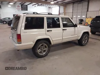2000 Jeep Cherokee Classic with VIN 1J4FF58S8YL171529, listed as a IAAI auction lot 41748458 with Not provided miles and . Bid and sale history available at DreamBid. Image 4.