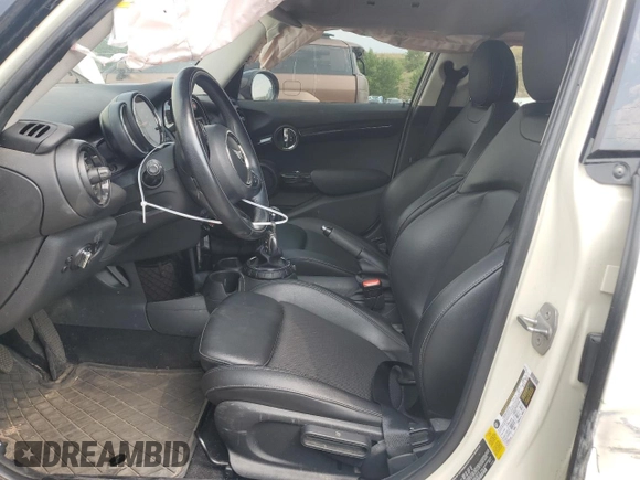 2016 MINI Hardtop 4 Door S with VIN WMWXU3C57G2B63075, listed as a Copart auction lot 63998995 with 71,008 mi miles and Salvage title. Bid and sale history available at DreamBid. Image 7.