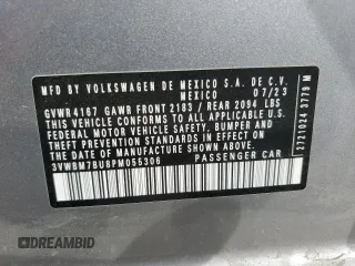 2023 Volkswagen Jetta Sport z VIN 3VWBM7BU8PM055306, wystawiony jako Copart lot #50166215 z przebiegiem 16 894 mil mil oraz Szkoda całkowita • Salvage title. Historia ofert i sprzedaży dostępna na DreamBid. Obrazek 14.