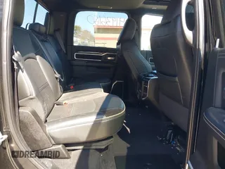 2022 Ram 2500 Laramie z VIN 3C6UR5FL0NG104956, wystawiony jako IAAI lot #41936160 z przebiegiem 57 188 mil mil oraz . Historia ofert i sprzedaży dostępna na DreamBid. Obrazek 8.