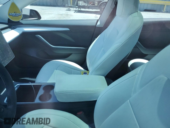 2022 Tesla Model 3 Long Range z VIN 5YJ3E1EBXNF263832, wystawiony jako Copart lot #57177445 z przebiegiem Nie podano mil oraz Szkoda całkowita • Salvage title. Historia ofert i sprzedaży dostępna na DreamBid. Obrazek 7.