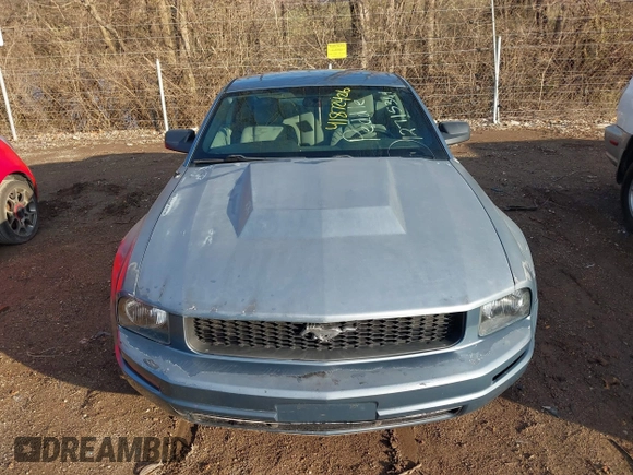 2005 Ford Mustang Deluxe z VIN 1ZVFT80N855137996, wystawiony jako IAAI lot #41872426 z przebiegiem 174 484 mil mil oraz . Historia ofert i sprzedaży dostępna na DreamBid. Obrazek 6.