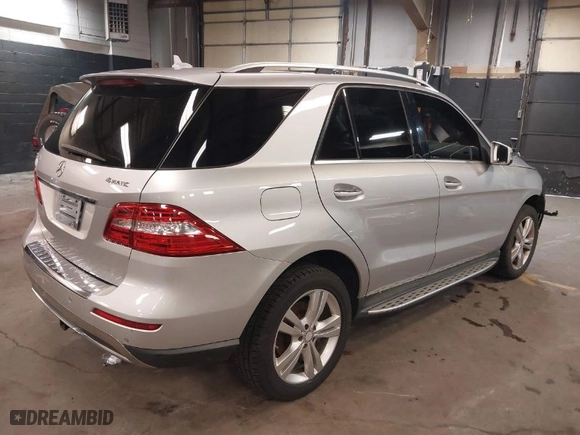 2014 Mercedes-Benz M-Class ML 350 with VIN 4JGDA5HB1EA312780, listed as a IAAI auction lot 41841481 with 183,196 mi miles. Bid and sale history available at carsss.com. Image 4.