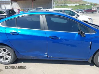 2017 Chevrolet Cruze LT with VIN 1G1BE5SM1H7109697, listed as a IAAI auction lot 42041805 with 152,953 mi miles and . Bid and sale history available at DreamBid. Image 17.