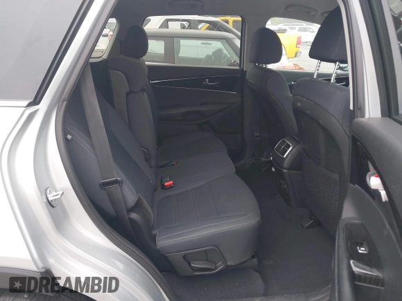 2019 Kia Sorento LX z VIN 5XYPG4A36KG438741, wystawiony jako IAAI lot #42384999 z przebiegiem 94 640 mil mil oraz . Historia ofert i sprzedaży dostępna na DreamBid. Obrazek 8.