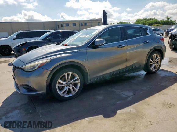 2017 Infiniti QX30 Premium z VIN SJKCH5CPXHA035207, wystawiony jako Copart lot #58467325 z przebiegiem 121 959 mil mil oraz Czysty tytuł • Clean title. Historia ofert i sprzedaży dostępna na DreamBid. Obrazek 1.