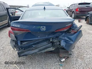 2025 Honda Civic Sport z VIN 2HGFE2F56SH549101, wystawiony jako IAAI lot #42032706 z przebiegiem 12 820 mil mil oraz . Historia ofert i sprzedaży dostępna na DreamBid. Obrazek 6.
