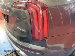 2020 Kia Telluride EX z VIN 5XYP3DHC9LG046517, wystawiony jako IAAI lot #42192939 z przebiegiem 70 509 mil mil oraz . Historia ofert i sprzedaży dostępna na DreamBid. Obrazek 1.