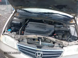 2003 Honda Odyssey EX with VIN 5FNRL18613B085840, listed as a IAAI auction lot 42121495 with Not Provided miles and . Bid and sale history available at carsss.com. Image 10.