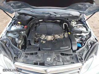 2013 Mercedes-Benz E-Class E 350 Luxury with VIN WDDHF8JB5DA678944, listed as a IAAI auction lot 41208242 with 101,834 mi miles. Bid and sale history available at carsss.com. Image 10.
