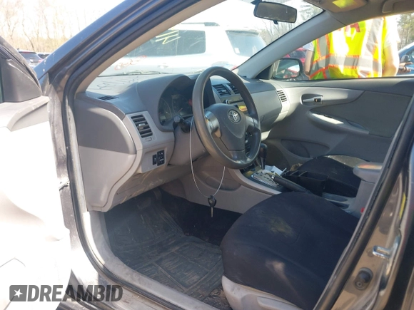 2010 Toyota Corolla с VIN 2T1BU4EE8AC530572, выставлен на аукционе IAAI как лот 41999634 с пробегом 239 732 миль миль и . История ставок и продаж доступна на DreamBid. Изображение 5.