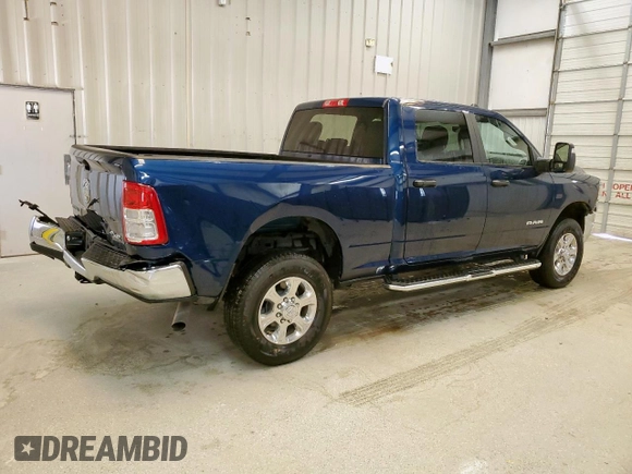 2024 Ram 2500 Big Horn z VIN 3C6UR5DJ8RG405904, wystawiony jako Copart lot #63202225 z przebiegiem 6 010 mil mil oraz Czysty tytuł • Clean title. Historia ofert i sprzedaży dostępna na DreamBid. Obrazek 3.