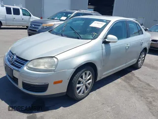 2010 Volkswagen Jetta Limited Edition с VIN 3VWRZ7AJ9AM115141, выставлен на аукционе IAAI как лот 42381197 с пробегом 264 054 миль миль и . История ставок и продаж доступна на DreamBid. Изображение 2.