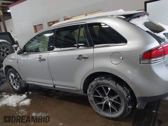 2013 Lincoln MKX with VIN 2LMDJ8JK7DBL43860, listed as a IAAI auction lot 41420211 with 130,175 mi miles. Bid and sale history available at carsss.com. Image 14.
