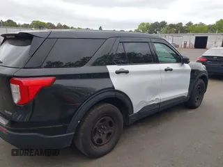 2021 Ford Police Interceptor Utility z VIN 1FM5K8AB7MGA43175, wystawiony jako IAAI lot #42322326 z przebiegiem Nie podano mil oraz . Historia ofert i sprzedaży dostępna na DreamBid. Obrazek 13.