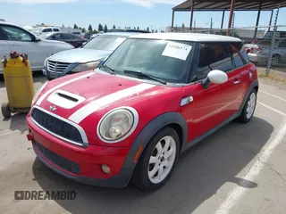 2009 MINI Hardtop S with VIN WMWMF73559TW87548, listed as a IAAI auction lot 42346174 with 132,361 mi miles and . Bid and sale history available at DreamBid. Image 2.
