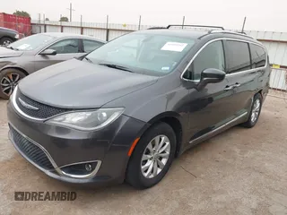 2018 Chrysler Pacifica Touring L with VIN 2C4RC1BG2JR116273, listed as a IAAI auction lot 41922292 with 125,159 mi miles and . Bid and sale history available at DreamBid. Image 18.