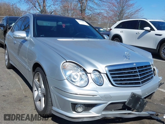 2009 Mercedes-Benz E 350 Luxury z VIN WDBUF87X99B417392, wystawiony jako IAAI lot #41890891 z przebiegiem 172 385 mil mil oraz . Historia ofert i sprzedaży dostępna na DreamBid. Obrazek 1.