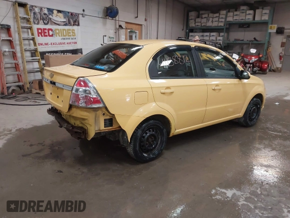 2010 Chevrolet Aveo 1LT z VIN KL1TD5DE2AB101431, wystawiony jako IAAI lot #41138812 z przebiegiem 131 346 mil mil oraz . Historia ofert i sprzedaży dostępna na DreamBid. Obrazek 4.