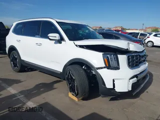 2025 Kia Telluride S with VIN 5XYP64GC2SG571197, listed as a IAAI auction lot 42255912 with 6,043 mi miles and . Bid and sale history available at DreamBid. Image 1.