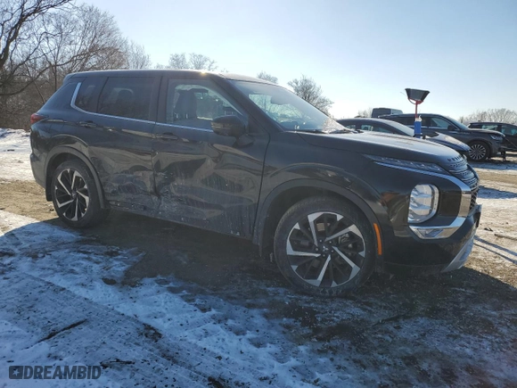 2023 Mitsubishi Outlander SE with VIN JA4J3UA85PZ009414, listed as a Copart auction lot 41938465 with 32,904 mi miles and Salvage Title. Bid and sale history available at carsss.com. Image 4.
