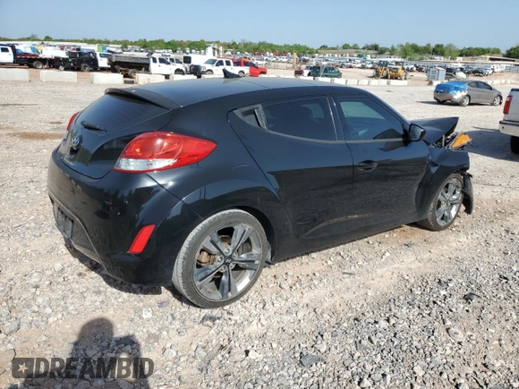 2016 Hyundai Veloster z VIN KMHTC6AD1GU293530, wystawiony jako Copart lot #53137985 z przebiegiem 151 003 mil mil oraz Szkody całkowita. Historia ofert i sprzedaży dostępna na DreamBid. Obrazek 3.